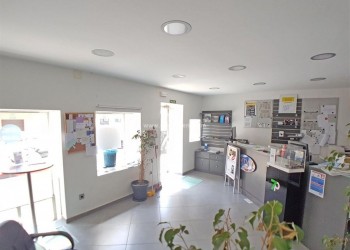 SE VENDE LOCAL EN CALLE PRINCIPAL DE SANTA CATALINA