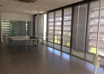 SE VENDE Y ALQUILA OFICINA EN PARC BIT