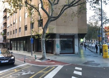 LOCAL EN ALQUILER ESQUINERO EN EL CENTRO