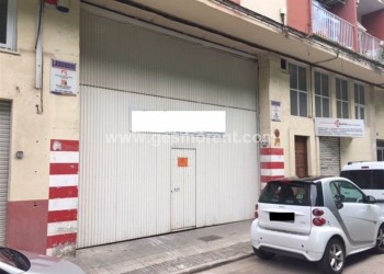 SE VENDE LOCAL DE 686M2 APROX. EN CAS CAPISCOL
