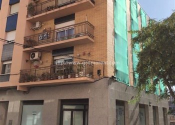 LOCAL COMERCIAL EN VENTA EN VILADECANS