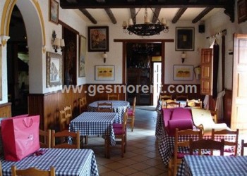 LOCAL/RESTAURANTE EN VENTA CON TERRAZA, PARKING Y VIVIENDA