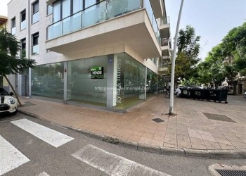 CONJUNTO DE 4 LOCALES EN VENTA EN PORT DE POLLENÇA