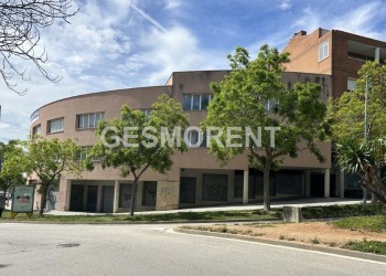 EDIFICIO DE OFICINAS EN VENTA EN SANTA COLOMA DE CERVELLÓ