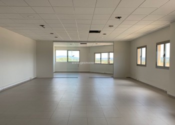 OFICINA EN VENTA EN POLÍGONO SON OMS
