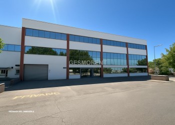 NAVE CON OFICINAS EN VENTA EN SAN FERNANDO DE HENARES, MADRID