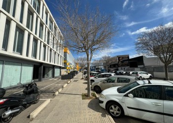 LOCAL COMERCIAL EN ALQUILER EN EL POLÍGONO DE SON CASTELLO