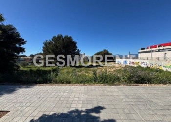 SOLAR EN ALQUILER EN LES MARAVELLES